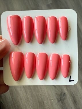 Coral Pink Stiletto Press-On Nail Set